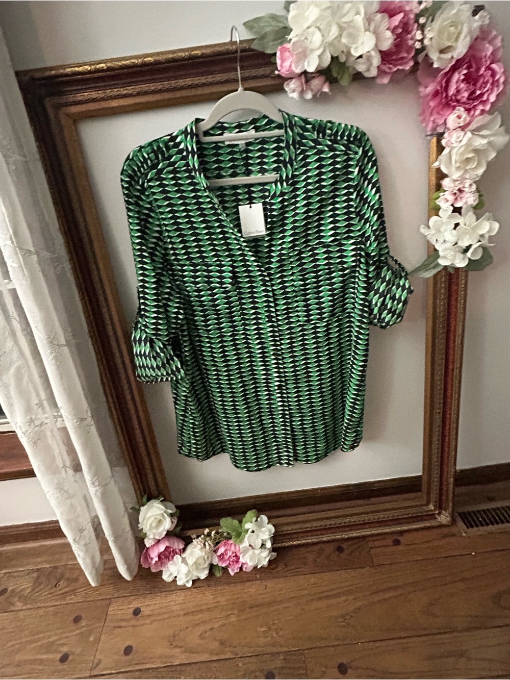 Calvin Klein Green Geometric V-Neck Blouse
